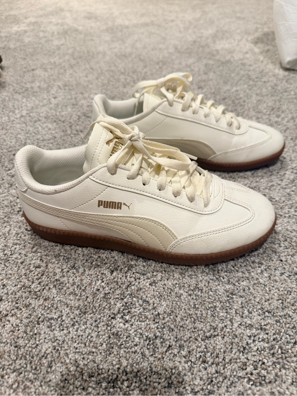 Puma Women's Low-Top Sneakers in Cream with Gum Sole